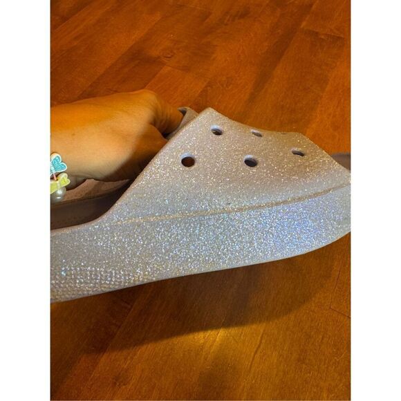 Woman’s Crocs Iconic comfort glitter slight platform slip on shoes/slides size 9 - Picture 4 of 5